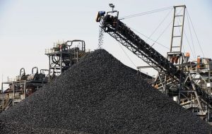 Kvůli snižujícím se cenám uhlí krachují velké americké uhelné doly.